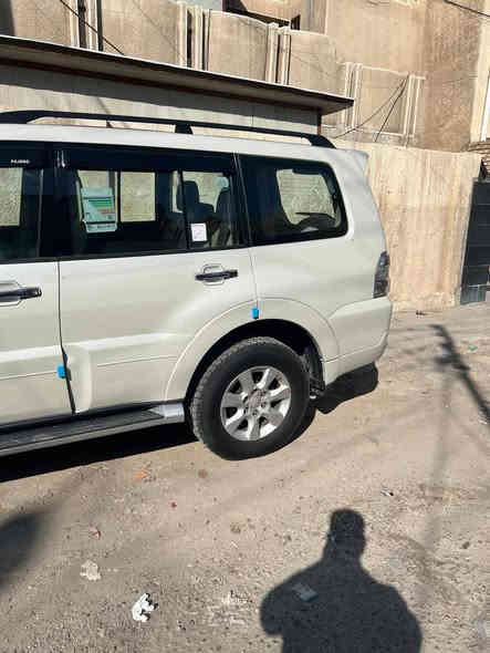 للبيع باجيرو 2011 حبتور محرك 3500
السياره نضيفه واحله من الصور
كير محرك تبريد كله مكفول تخم تاير جديد
السياره ماشيه 200 km
كشنات جلد 
فتحه
رقم بغداد أنكليزي السياره بأسمي تحويل ثاني يوم
بيها جاملغ الامامي وبنيد مابيها دواخل
#السعر 139 ورقه وبيها مجال شي بسيط حك الجيه
العنوان بغداد البياع 

***********
***********
