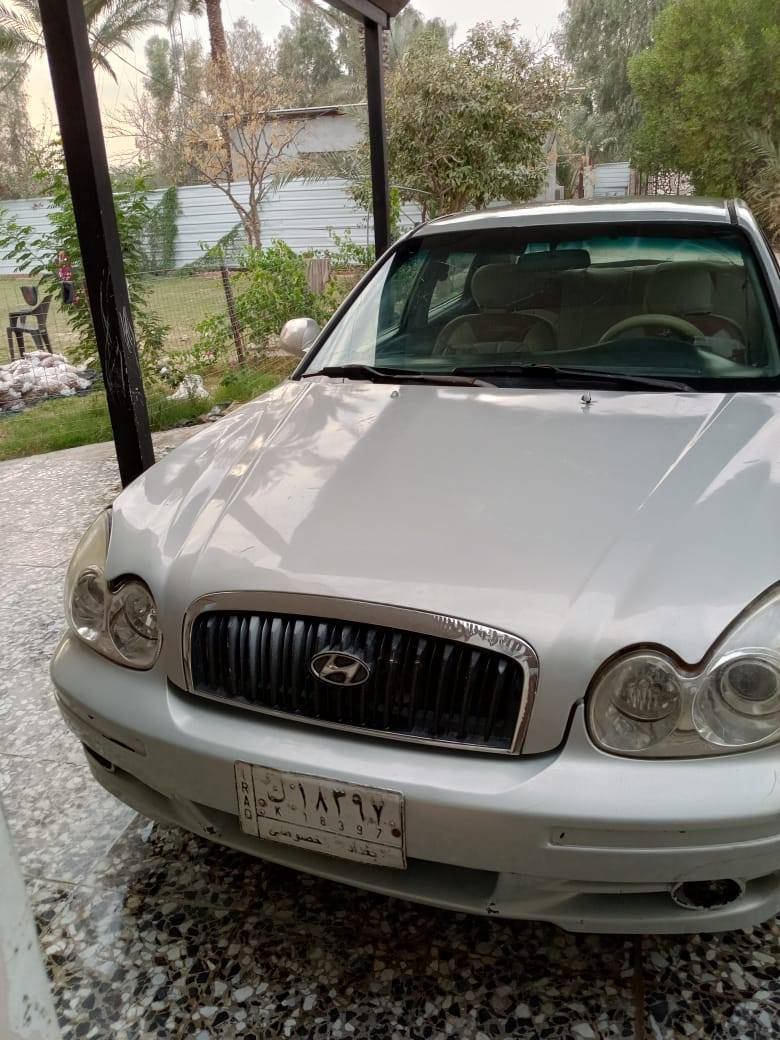 سلام عليكم سيارة سوناتة وفود كير عادي كامله من كلشي مصبوغه جماليه فقط بدون حادث تحويل مباشر غير متواجدة عل فيس رقم صاحب السيارة *********** السعر 43 بيها مجال
