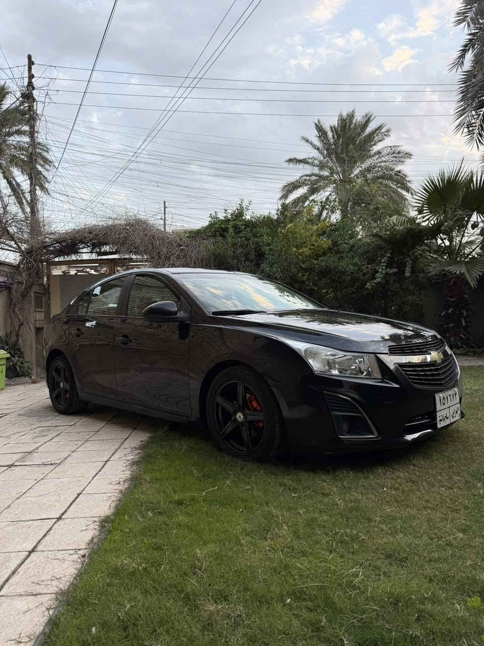 السلام عليكم البيع  شوفر ليت كروز موديل 2012 خليجيه رقم سلمانيه صاحبها عربي جيران بسمه السنويه شرط التحويل كير اوتماتيك محرك 1800جاهزه من كلشي كير محرك تبريد صدر امامي خلفي تخم تاير جديد ويل كاب ١٧ كهربائي كلها شغاله السياره من فضل الله بدون نقص وأحلى من الصور  بيها قطع صبغ فقط جاملغ الخلفي ربعه بدوان دواخل السعر (74 )وبيها مجال بسيط التصال *********** العنوان بغداد البنوك
