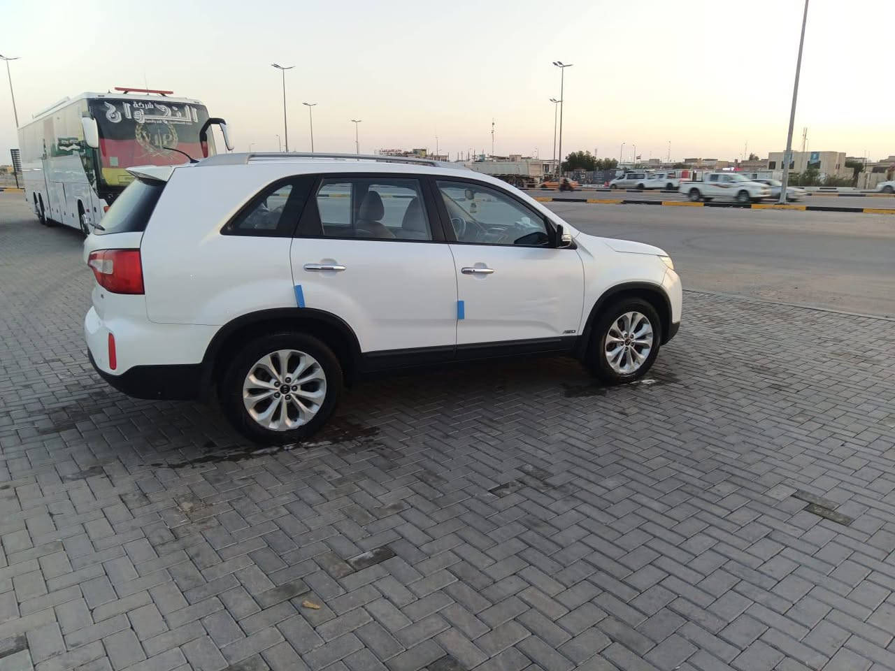 السلام عليكم كيا سيراتو موديل 2014 محرك6 مواصفات
رقم بصرة الجديد 
تحكم استيرن 
امريات شفط 
بصمه تدفئه تبريد 
7 راكب 
بية بارد 
ممتواجد على الفيس التواصل الاستفسار على الرقم *********** 
المكان بصرة كرمه علي
