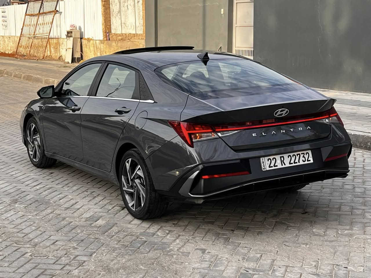 السلام عليكم النترا شكل جديد موديل 2025 محرك 2000 دوش المواصفات فول مواصفات ماشيه 19 ألون سمنتي  صبغ بيه بنيد فقط وخافت الجاملغ بارد بدون يرباك بدون دواخل صور حادث للمنشور سعر 169 وبيه مجال قليل مكان سياره الكاظميه شارع اكد الاتصال ***********
