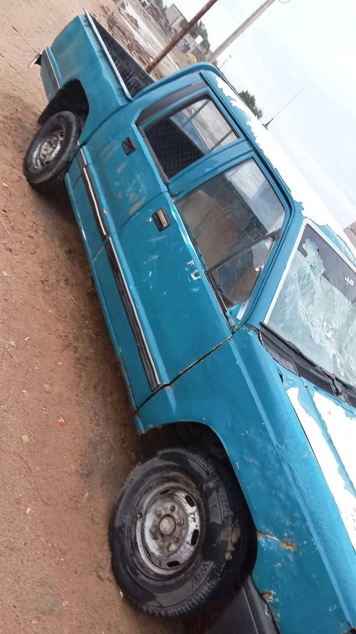 مستي.بوشي.ال.مديل.اربع.وتسعين.     1994 سياره.كيرمكينه.حداديه.كلهه.شقاله
***********
