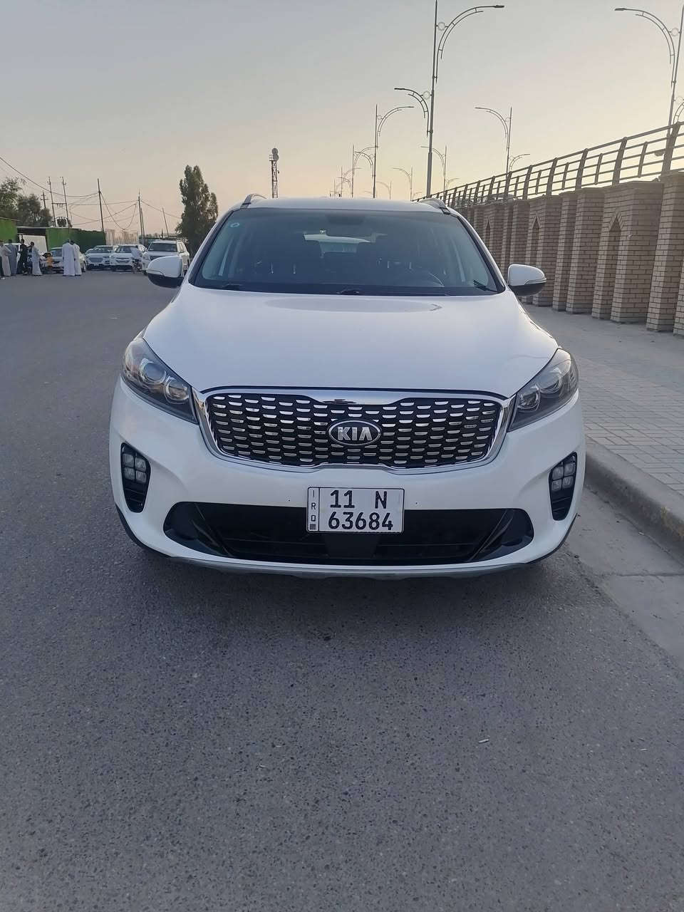 السلام عليكم سورنتو 2020 للبيع وارد امريكي  سياره رقم بغداد باسمي ٦ سلندر والسياره ٧ راكب للاستفسار اتصل *********** السعر ١٦٥
