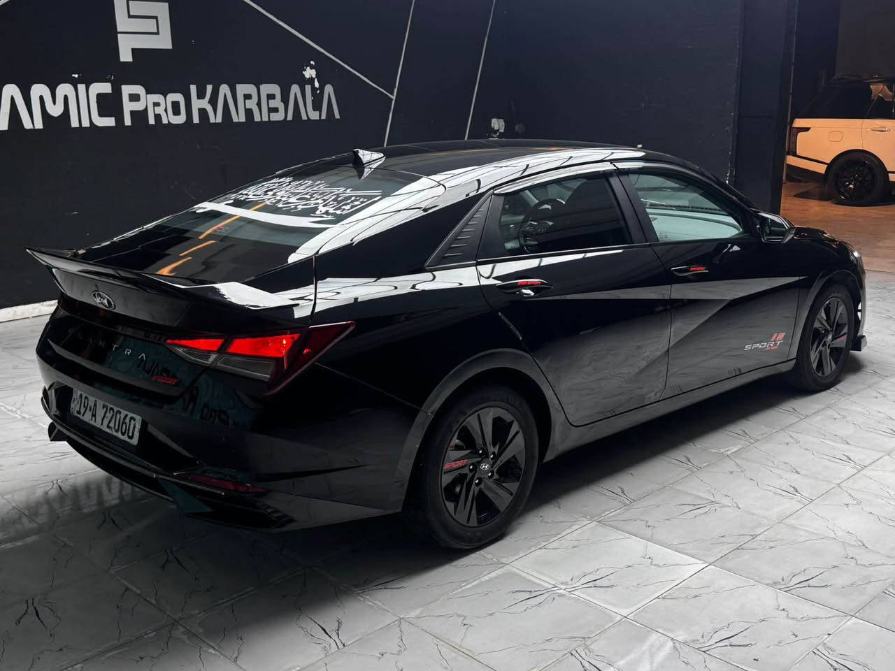 النترا موديل 2023 اسود وارد امريكي
رقم كربلاء الجديد
السيارة معوقين باسم رجال يسوي 
وكالة ام الباركود 
حادثهه موضح بلصور 
بنيد مصلح مو تبديل 
السياره مصروف عليه هواي تاخذه دينار متصرف 
مواصفات السيارة 
 فوووووول ماعدى الفتحة
بصمه 
تشغيل عن بعد 
مكينه 2000 دوش
ماشية 43 
ليد امامي
شاشه اصليه كار بلي
اشارة ترحيب عند الاقتراب 
صندوق ذكي عند الاقتراب 
ترحيب ابواب لد عند الاقتراب
كامره دواره
تحكم ستيرن جهتين
5 ويل كب 
3 وضعيات قياده مود درايف
كشنات مخمل
السعر 155 ورقه وبيه مجال 
مكان السيارة كربلاء
رقم صاحب سيارة*********** كربلاء, العراق
