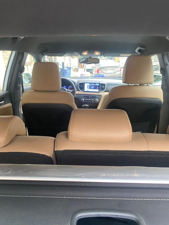 كيا سبورتاج موديل ٢٠٢٠ اللون ابيض خليجي ماشية ٥٣ الف كم محرك ٢٠٠٠ دوش حساسات امامي خلفي كاميرة خلفية كراسي كهرباء تحكمات استيرن جهتين مراية اوتودم شاشة اندرويد تخم تاير جديد لوحات وسنوية لغاية ٢٠٣٠ 
الدعامية الامامية بيها صبغ ورصعة صغيرة بحافة الباب خلف السايق والباقي مكفول من اي شي فتح اوتبديل بالسيارة 
السعر ١٩٠٠٠$ الف وبيها مجال بسيط
مكان السيارة بغداد/ الاعظمية
للتواصل مع الرقم  ***********
