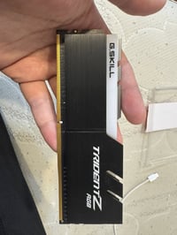 اعادة نشر يتوفر رام g.skill trident z rgb ddr 4  السعر ٤٠ الف 2400mhz ...