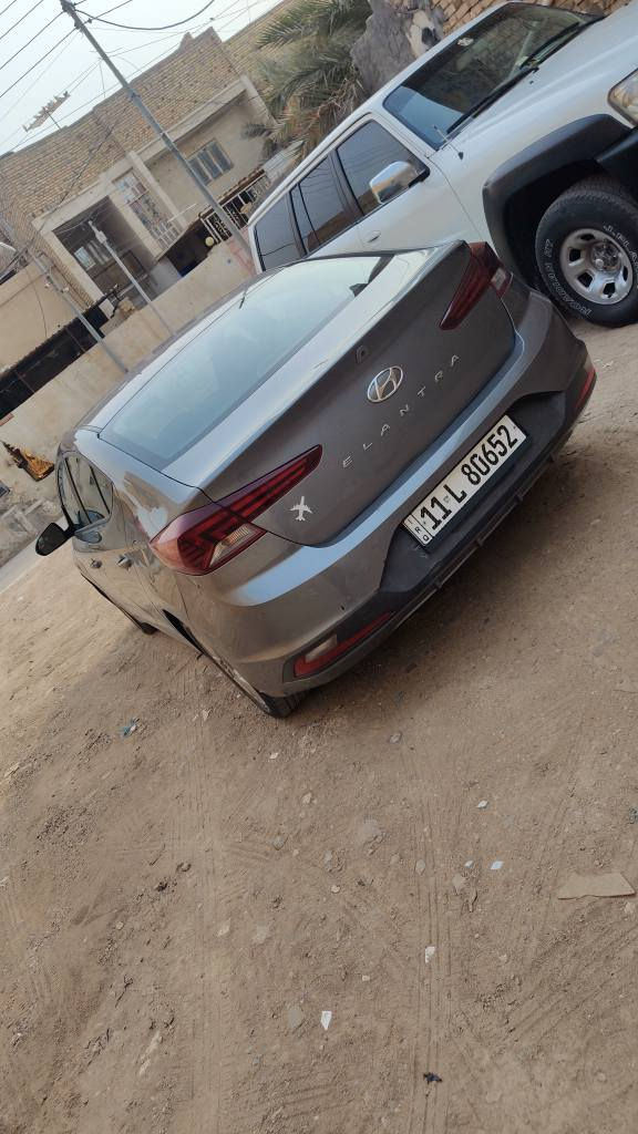 س ع النترا 2019 امريكي السيارة جاهزة من كلشي حادثها بس بنيد وصور الحادث موجودة كير ومكينه كفاله تخم تاير جديد حداديه جديد عدسات زرع جديده السيارة باسمي مكاني العمارة رايدها ب133 بيها مجال بسيط 
للتواصل *********** عمارة, ميسان
