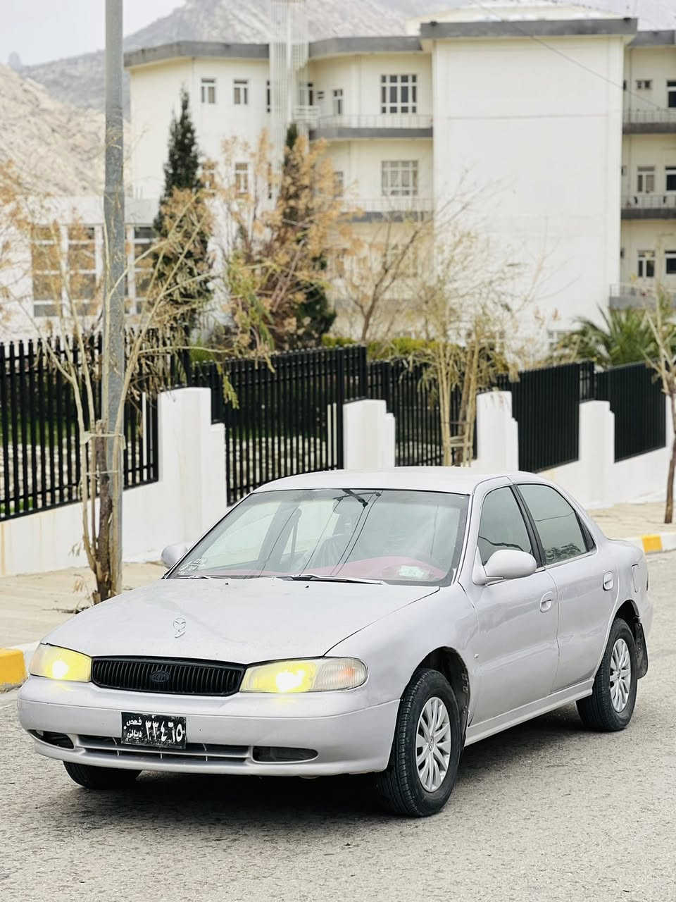 كيا كريدؤز 
كامل مه سروف كراوه 
تازه ته عمير
ئارم پلاستيك سلئمانى 
مه كينه سور 
به شه رتى گئرو مه كينه و ته بريد
شاشه ئاى پات 
سعر٢٤گلا 
***********
