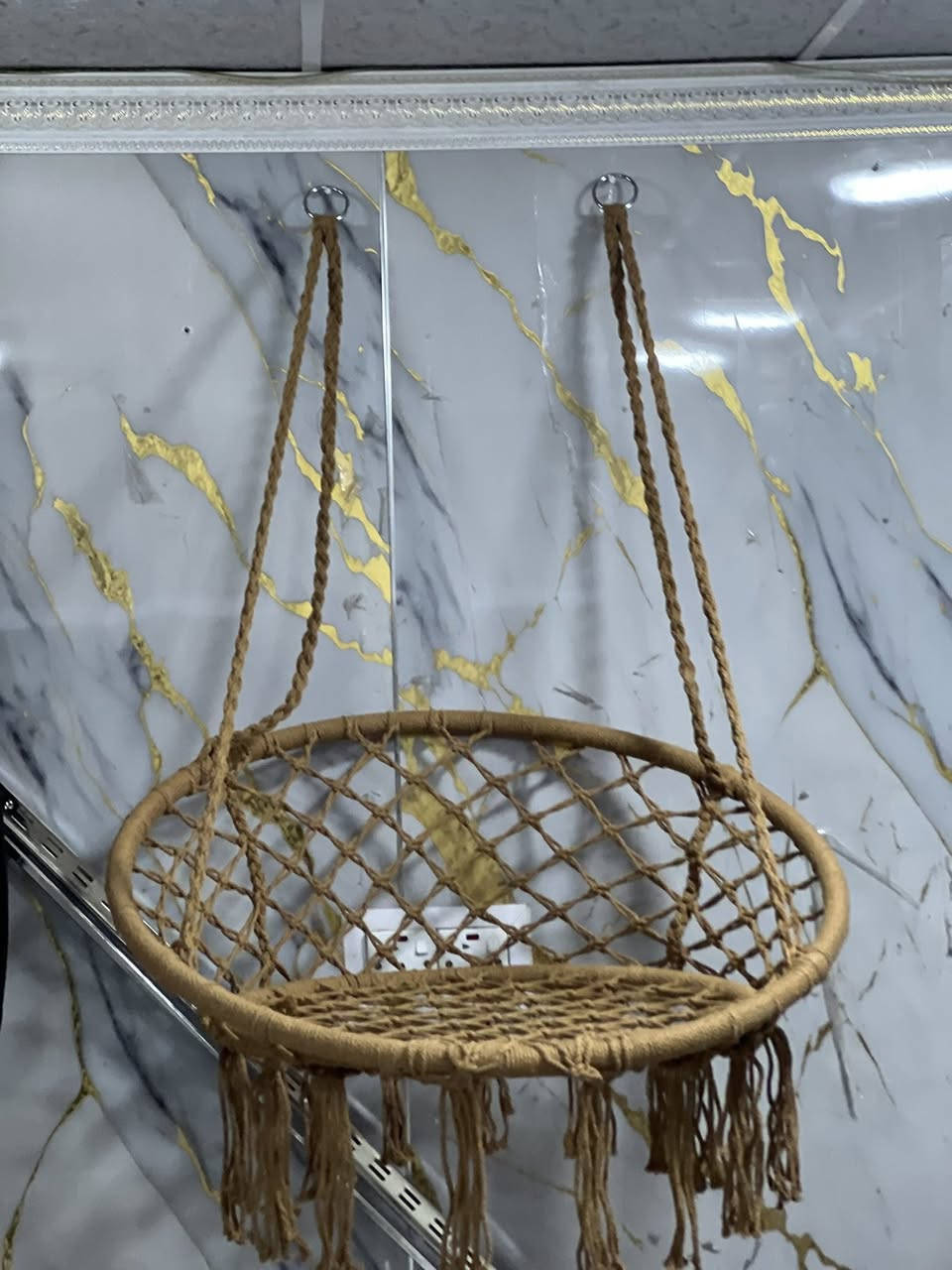 #عروض البيت المثالي  
مرجوحه عش العصفور الحجم الكبير 
تتحمل وزن 150 كيلو 
#العرض راح يكون بس 15.000 الف
وكل الهلا بزبئنا الكرام
العنوان:الدوره شارع الـ120 مقابل محطة الغفران
للأستفسار واتساب:***********
