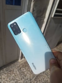 ريلمي i7 • ١٢٨/٨ • شاشة أصلية وكالة
