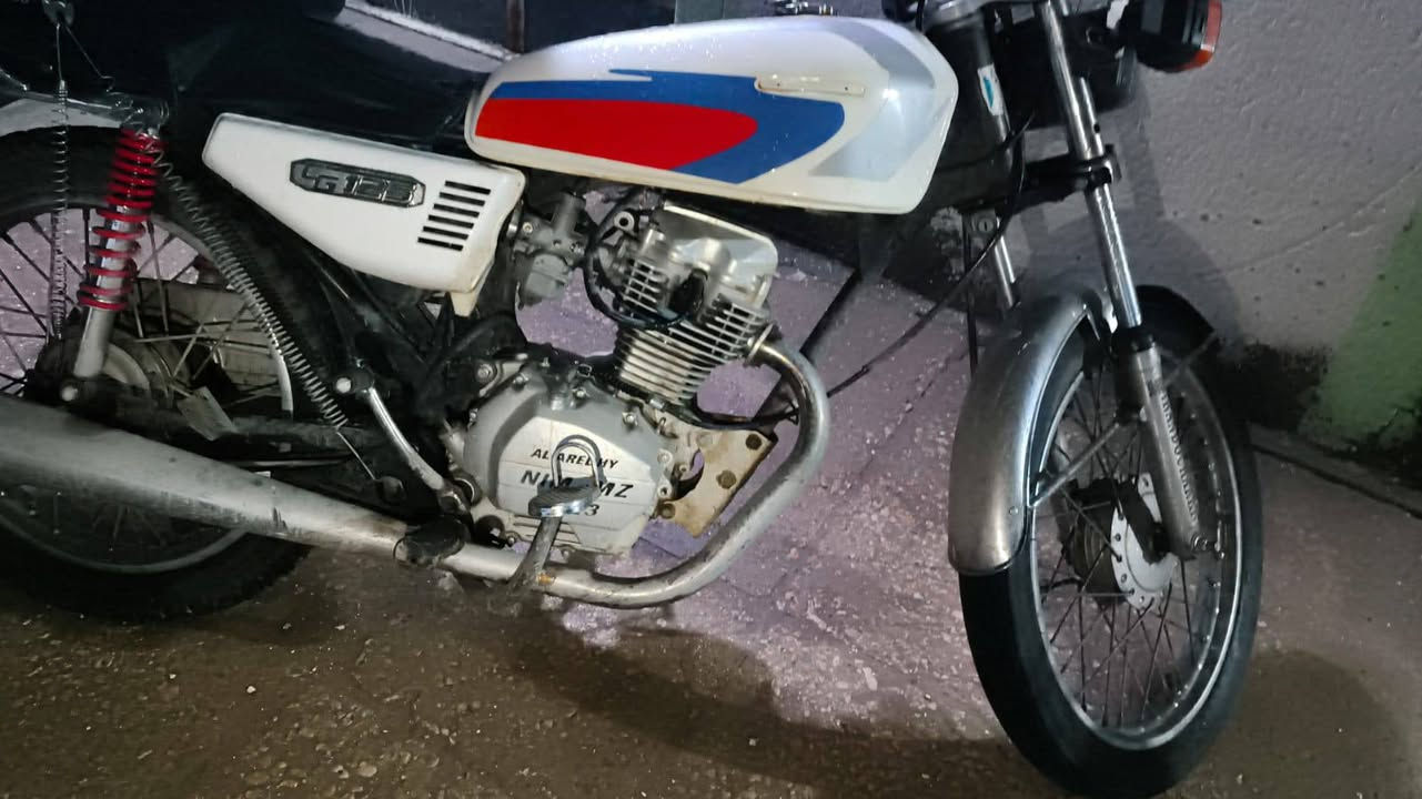 هاي الدراجة مراوس وانطيك فرق فوكاه 
رايد دراجة سيفان أو دايون زينة 
وانطي فرق فوكاه راسلني ودزلي صور دراجته 
ونتوالم على الفرق أن شاء الله
الدراجة أصولي هاي وكيله سيد أثير 
بميلاد فاو


**إذا كنت صاحب هذا الإعلان وتريد حذفه لأي سبب، رجاءا أرسل رسالة إلى الدعم الفني**