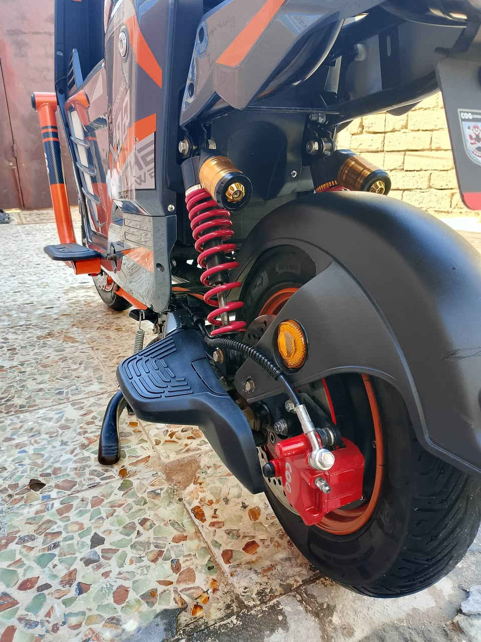 سلام عليكم دراجه شحن للبيع نوع الدراجه اكس 900 الدراجة 5 بطاريات ملف 2000 دراجه كلش حلوه و نظيفه السعر 575 و بيها مجال عنواني بصره قضاء المدينه منطقه ابو غريب قرب مدرسه الجمانه للاستفسار رقم الهاتف ***********
