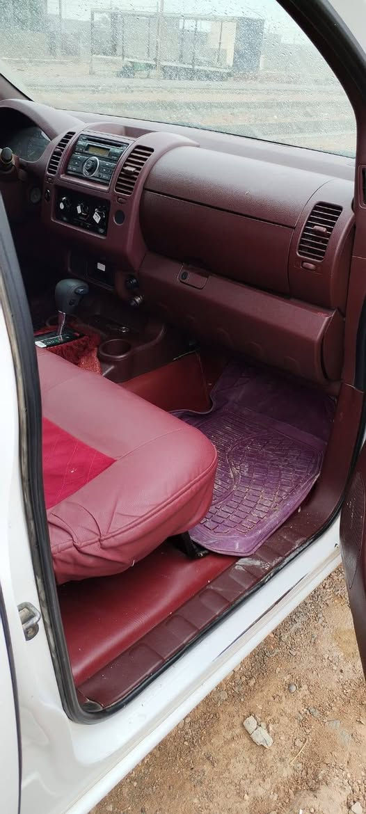 السلام عليكم نيفار موديل 2009سياره جديده وجاهزه من كلشي محرك  بطه 2500 حاويه كير اتماتيك تخم تاير جديد تبريد ثلج سيارة جاهزه رقم سليمانيه تريد تحويل تريد وكاله سيارة بسمي مكفوله تخم تاير كفاله عامه من الضربه والصبغ بيه  كفاله عامه   مكاني ديالى السعديه *********** هذا رقمي
