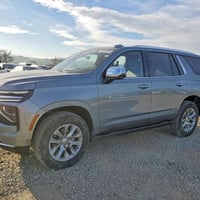 اعلان مزاد.  اعلان مزاد شفروليت تاهو موديل 2026 الضرر كما مبين في الصو...