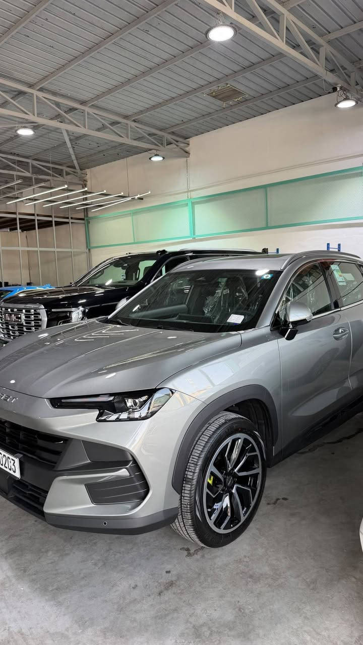 سوئيست S06موديل 2026 | خليجي | 6000كم قابل للزياده 🔥

🚗 بلگن هايبرد قوي واقتصادي
⚙️ 1.5L تيربو + محرك كهربائي
💪 القوة: 358 حصان
🔧 العزم: 530 نيوتن.م
🔄 ناقل حركة هايبرد 1DHT
🚘 دفع أمامي

🔋 بطارية 19.43 kWh
⚡ كهرباء حتى 114 كم
⛽ مدى إجمالي أكثر من 1200 كم
📉 استهلاك الوقود: 5.2 لتر / 100 كم

🛡️ ضمان قوي
✅ المحرك: 10 سنوات / 1,000,000 كم
✅ البطارية: 8 سنوات / 150,000 كم
✅ الضمان العام: 6 سنوات / 200,000 كم

✨ أبرز المواصفات
• شاشات 15.6 + 10.25 إنج
• جلد فاخر + تبريد وتدفئة المقاعد
• فتحة سقف بانوراما
• كاميرات 540° + DVR
• رادار + قيادة شبه ذاتية
• Apple CarPlay & Android Auto لاسلكي
• نظام صوتي Sony (9 سماعات)
• إنارة محيطية متعددة الألوان
• بصمة + تشغيل عن بعد
• صندوق كهربائي + Auto Hold
• شاحن لاسلكي سريع
• مسند وسطي مع ثلاجة: 
ضمان شركة هارلم
للاستفسار *********** عبدالله
