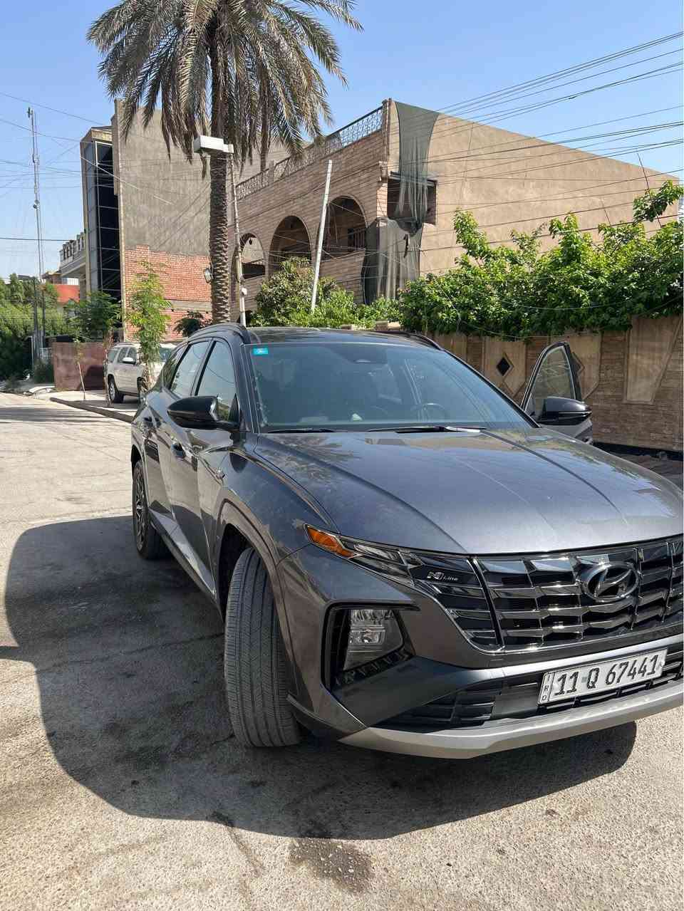 ‏Tucson N Lin 2024
 هايبرد محرك 1600T
السياره فول مواصفات تصميم رياضي 🔥
المواصفات /
-كامرات 
-حساسات امامي خلفي 
-رادارات 
 -شاشه لمس كبيره تدعم apple car play 
-فتحة سقف بانورامية 
-صندوق كهربائي 
-كشن كهرباء
-نظام صوت Bose
-شحن لاسلكي 
-تحديد مسار 
-نقاط العمياء 
-هاند بريك كهربائي 
- كير بيانو 
‏Auto hold-
-كشنات تدفئه 
-المقصوره الداخليه مختمه N وتطريز رياضي 
-فور ويل (H-track) 
-ويل قياس 19
-مساعد نزول منحدرات
-تفاصيل سوداء ولمسات رياضية على الدعاميات والعجلات
_
حادثها /
باب السائق  صبغ ، ايرباك برده كشن جانبي فقط 
ماشيه / 18000 ميل  

السعر /  22300$ وبي مجال بسيط 
*********** بغداد, العراق
