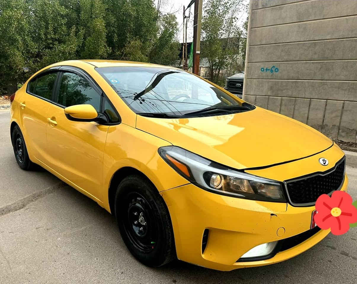 السلام عليكم سياره كيه فورتي موديل 2017وارد امريكي صور حادث منشوره رقم بغداد بدون تبديل بدون دواخل بدون ايرباك سياره جاهزه حلوه كلش محرك كير صدر تبريد تخم تاير مكفولة سعر 105$بيه مجال بصيط العنوان بغداد الامين النتصال ***********
