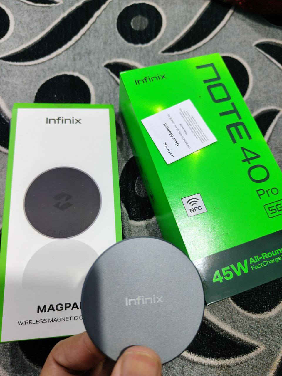 انفنكس نوت 40 برو نضيف حيل ستخدام قليل غراضه كامله شاحنه 45 واط شحن لاسلكي وياه سعر 250 
***********
