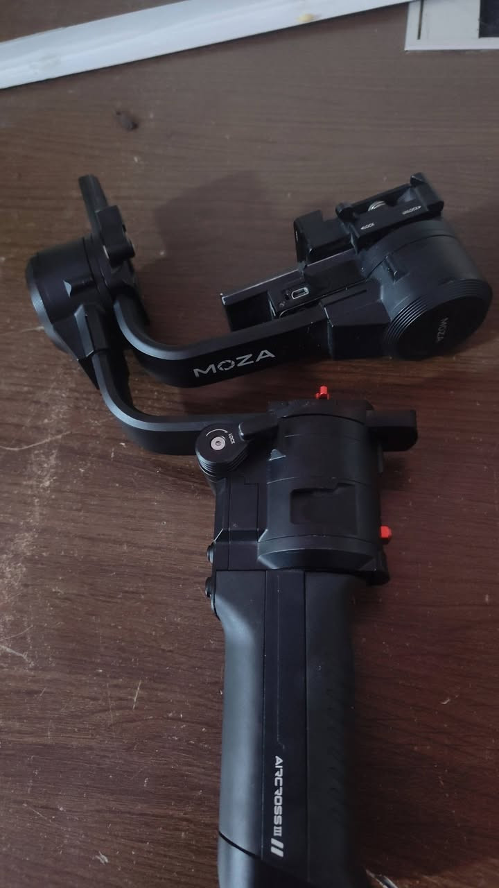 روني للبيع روني moza إيركروس3
يحمل وزن 3
يربط على جهاز 
مميزات كلش حلوه 
ليريده يطي سعر وبل عافيه عيله 

***********
