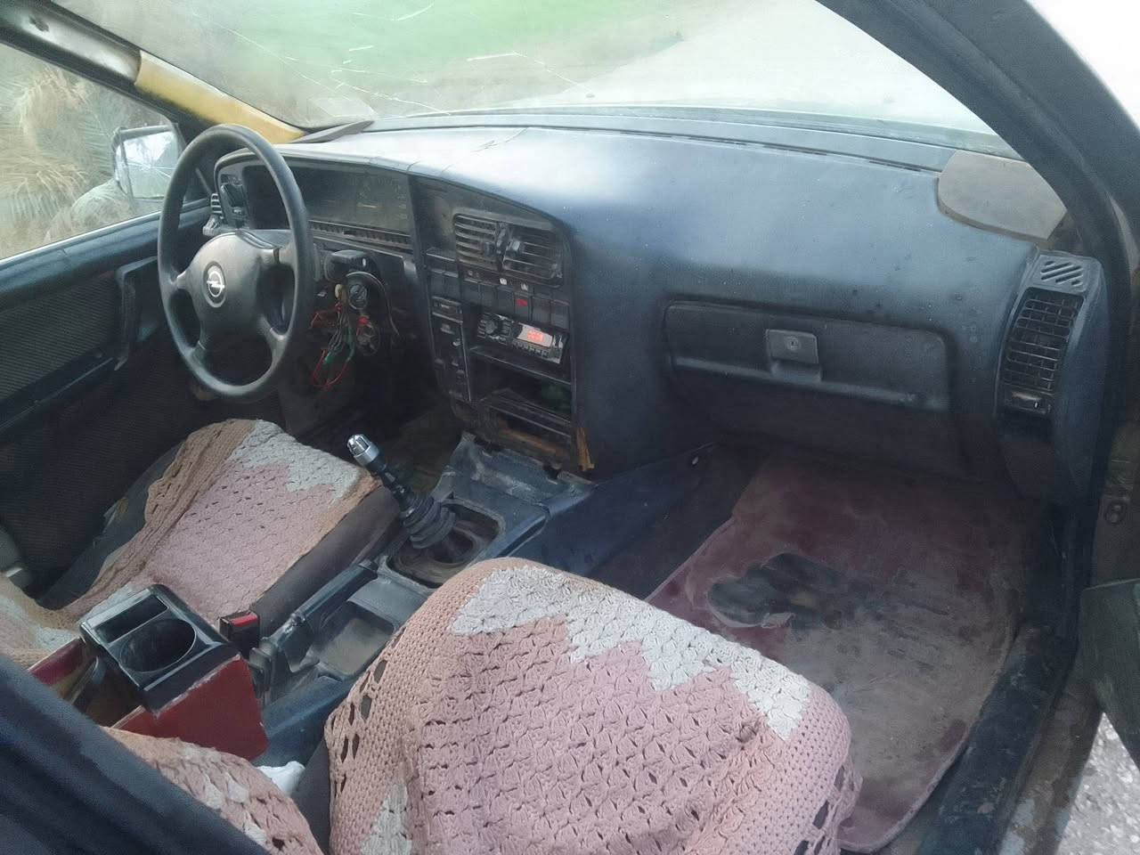 السلام عليكم للبيع أوبل اوميكا مديل 92 رقم قادسيه سنويه عضم مالكهه متوفي مسئول عن السرقه والطلب العشائري محرك اوكير حجم 2000 نضيفات حداديه جديده تخم تاير جدد السعر 11 ورقه العنوان دوانيه قضاء الشامية التواصل اتصل ***********
