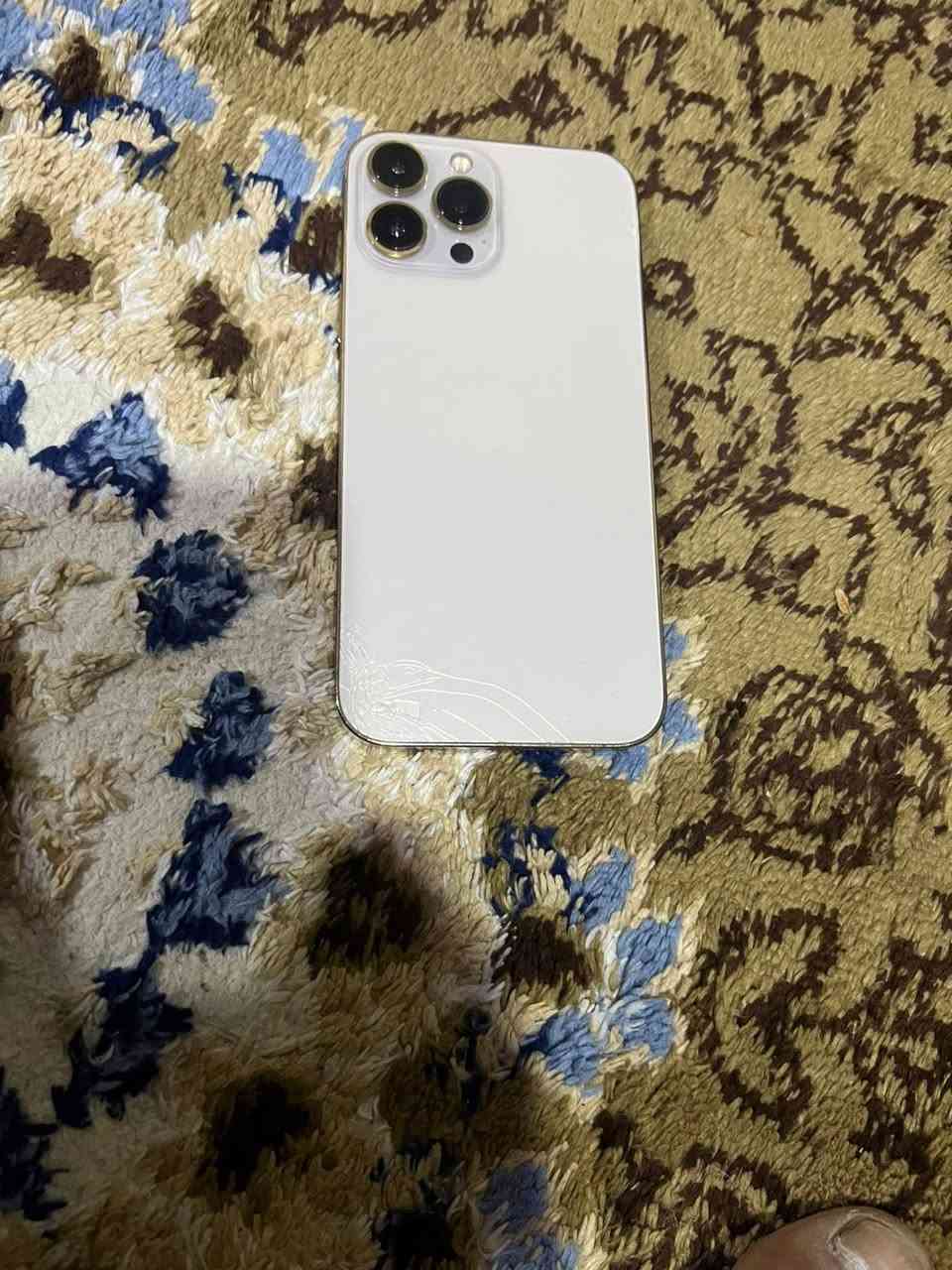 ايفون 13 برو ماكس ذ256 
بطاريه 72 
مكفول من كلشي 
فقط فطر بضهر موضح بصوره


**إذا كنت صاحب هذا الإعلان وتريد حذفه لأي سبب، رجاءا أرسل رسالة إلى الدعم الفني**