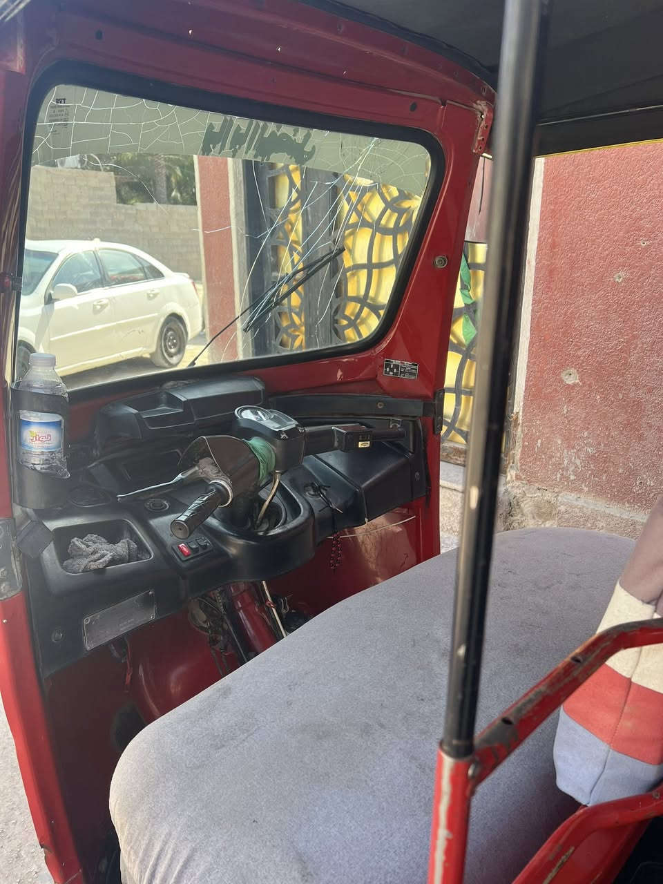 تكتك للبيع 2018 جاهزه ميكنه جديده ناعمه مابيهه نقص بيهه بس طخه موصورهه سنويه كربلاء تحويل ثانيوم 
تخم تاير جديد السعر 3 مليون وربع وبيعه مجال
بكان كربلاء كنطرت السلام ***********
