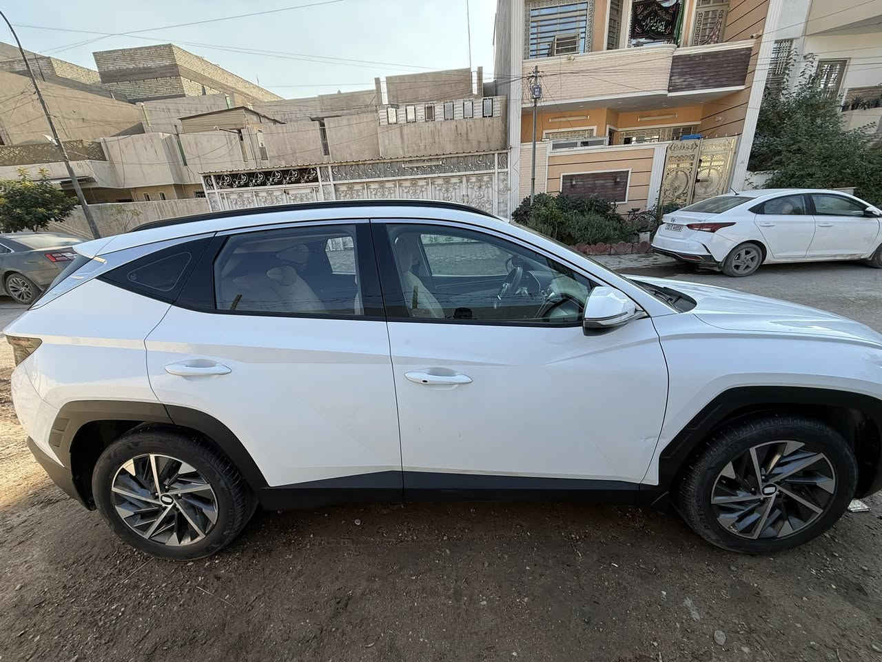 سيارة توسان 2023  سونار موجود مكانها حي القاهرة 
ماشيه جوة 60 الف 
السعر 218 ورقه 
موضحة بالصور للاستفسار ***********
