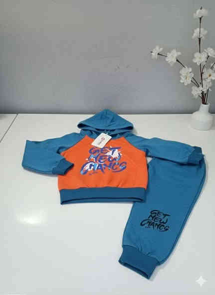 #للبيع  تراك ولادي وبناتي  بهاري وشتوي خامه تجنن 
بات بات الاصلي اخر قطع سعر الواحد 4000 واذا 3 قطع عليهن خصم ب10.000 توصيل بغداد موجود للاستفسار اكثر واتساب 
***********
