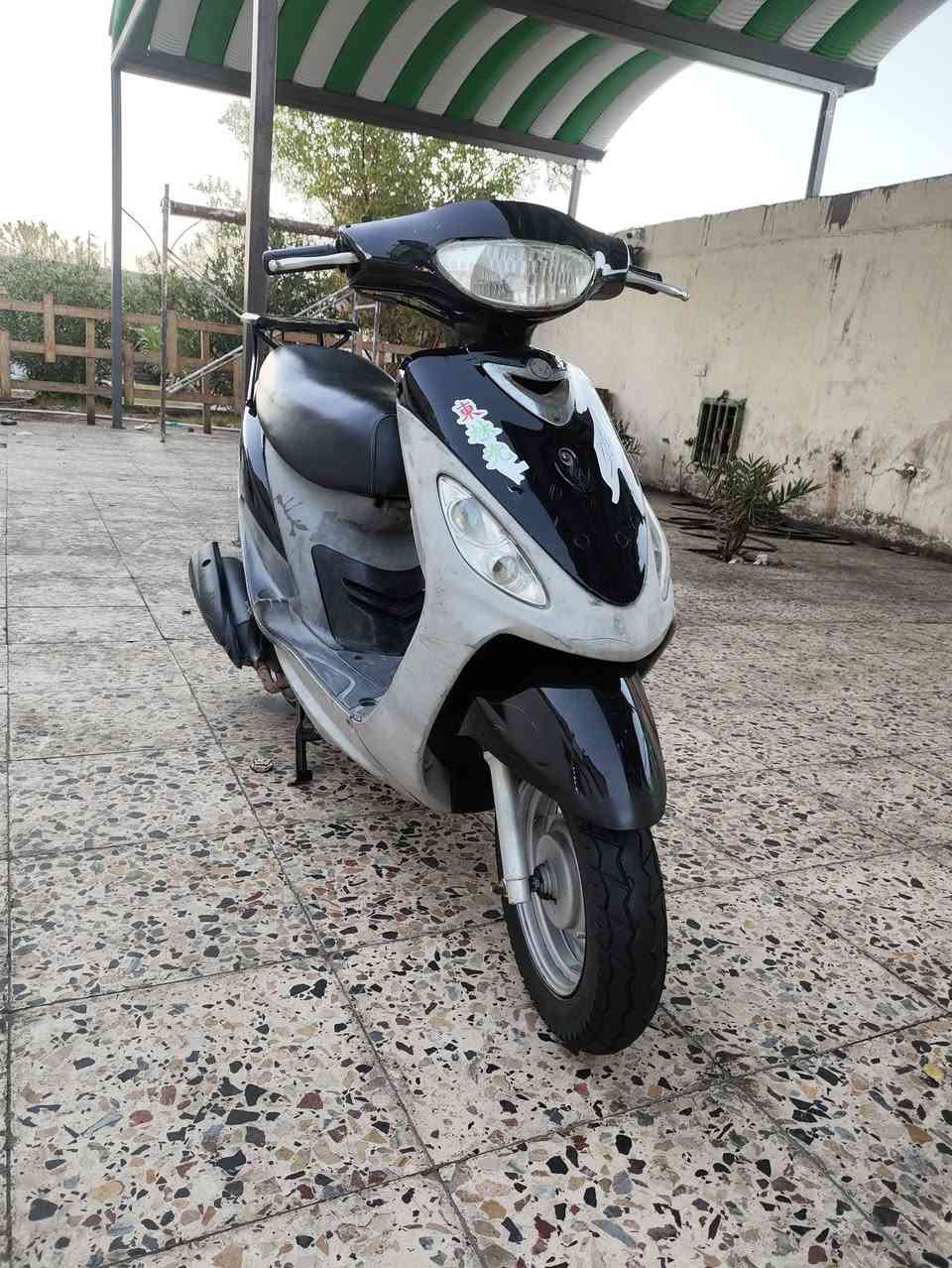 ماكس قجمه جديده ما مفتوحه كهربائيات كلها شغاله دراجة جديده كلها على البلاد نقص بيها باتري فقط سعر600 وبيها مجال الاستفسار *********** أو متواجد وتساب مكاني بصره حي شرطه قرب المعارض مال سيارات جديده مقابيل حيانيه
