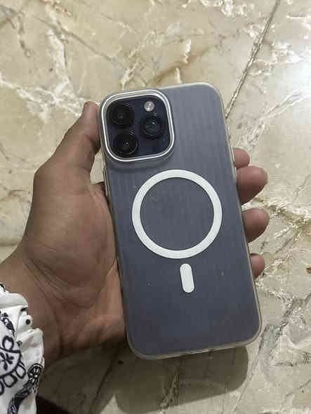 السلام عليكم 
ايفون 14 برو ماكس الجهاز مفتوح تخطي 
ذاكره 256 مبدل شاشه 
الجهاز يحتاج كامره ابيعه على وضعه 
ب300 الف 
مكاني بغداد الحريه 
رقم الهاتف ***********
