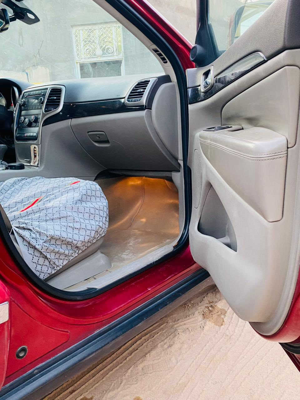 سلام عليكم 
جيب شيروكي 2011 
كلين بيه بارد بسيط  سونار موجود 
مكينه كير شرط 
بسمي مدور ثاني يوم مشروع وطني 
السعر 145
مكان السياره . السماوه 
***********
