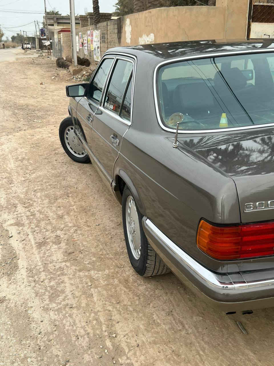 سلام عليكم شباب مارسدس رائاسي للبيع
سياره حلوه رقم بغداد سنويه لل ٢٨سياره حلوه
١. المواصفات
٢ كشنات كهربائي
٣. دبل مروحه
٤ دبل هورن
٥ دبل فيت بم
٦اريل كهربائي
٧  كامره + شاشة كبيره
للاستفسار على هاذ الرقم ***********
