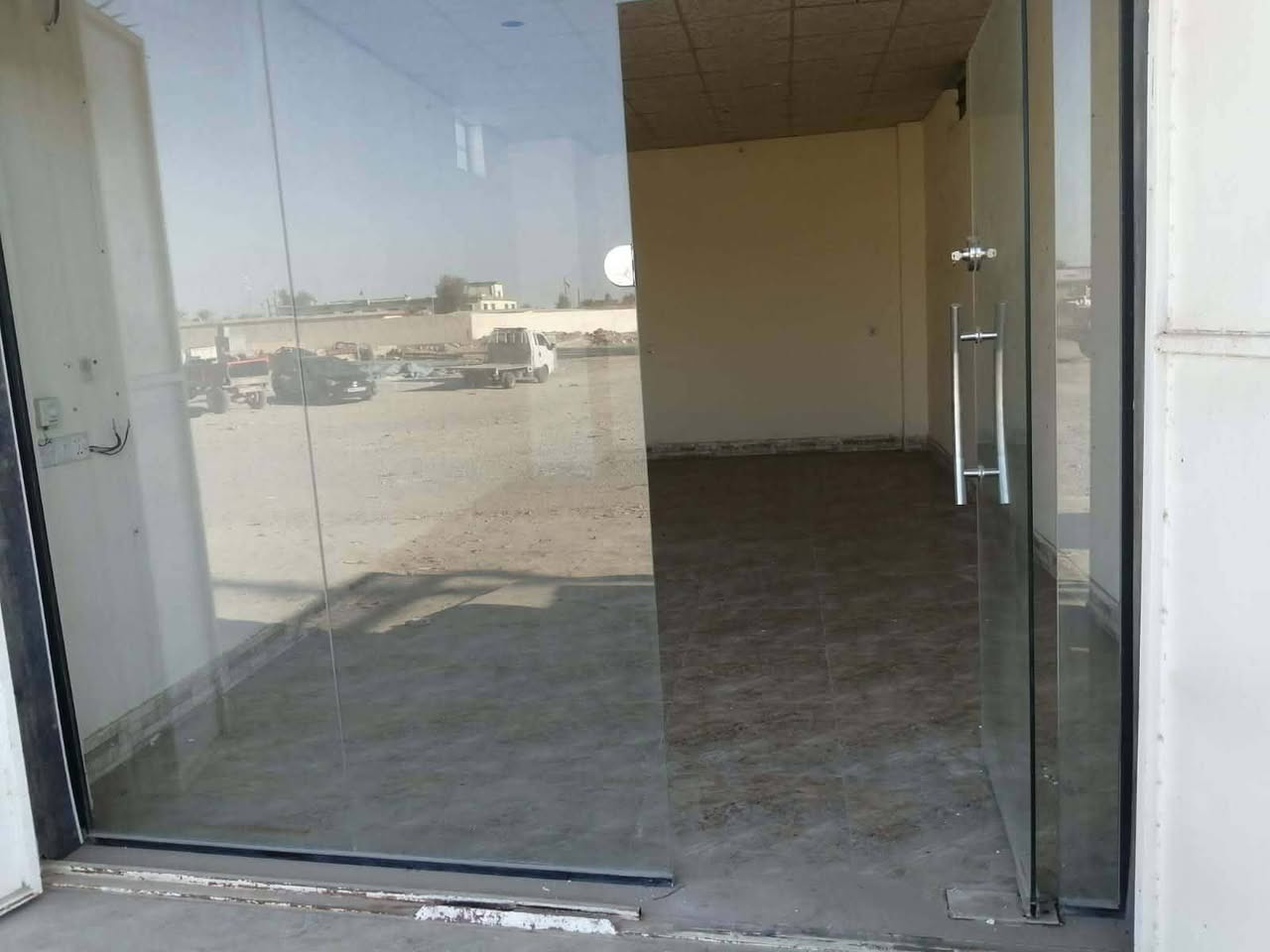 السلام عليكم مكلف محل للايجار أمام البانزيخانه للاستفسار *********** بسعر مناسب للاستفسار
