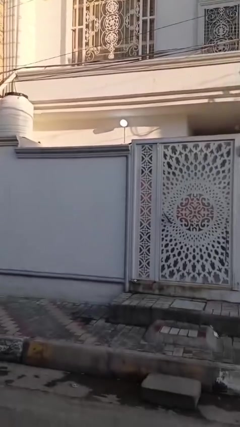 دار للبيع طابو صرف مساحه 100
خدمات كامله مي كهرباء مجاري موقع يخبل 

العنوان كربلاء الحر قرب دائره الزراعه 
السعر 155وبي مجال بسيط 

للاستفسار اكثر ***********
