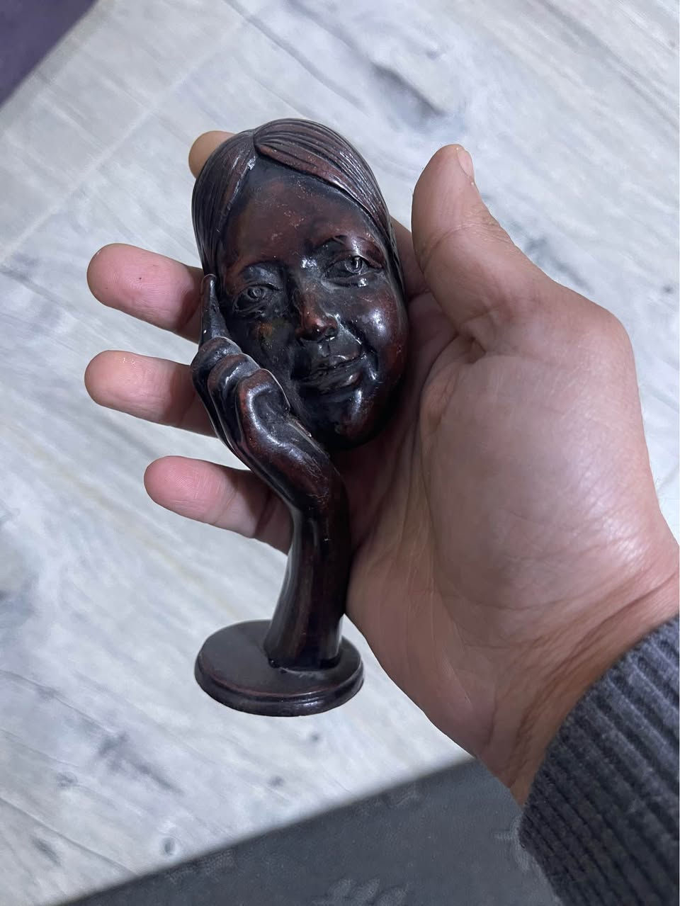 سلام عليكم مجموعه تحفيات مكاني بصره يوجد توصيل 
*********** Singapore
