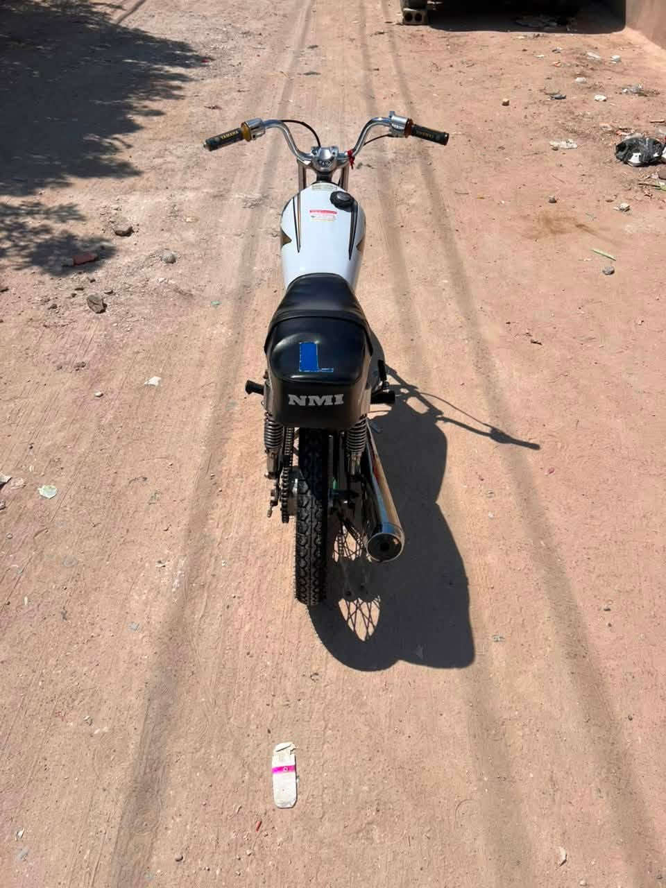 السلام عليكم
اربعه كير :نامه شلامجه (كلك)
كفالة عن السرقة
تعمير جديد :شاصي شلامجه رقم شاصي موجود
مكينه شلامجه مبدله ولفات فقط 
الدراجه ماعايزه شي فقط جك نص تجاري
المكان : كوفة شارع المعمل 
الرقم : ***********
السعر : 435 وبيها مجال
شراي : اتصل وبيك خير وتدلل
