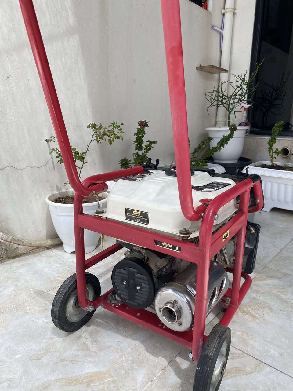 مولد بانزين 8 أمبير / 2KV
السعر 350 الف / ***********
