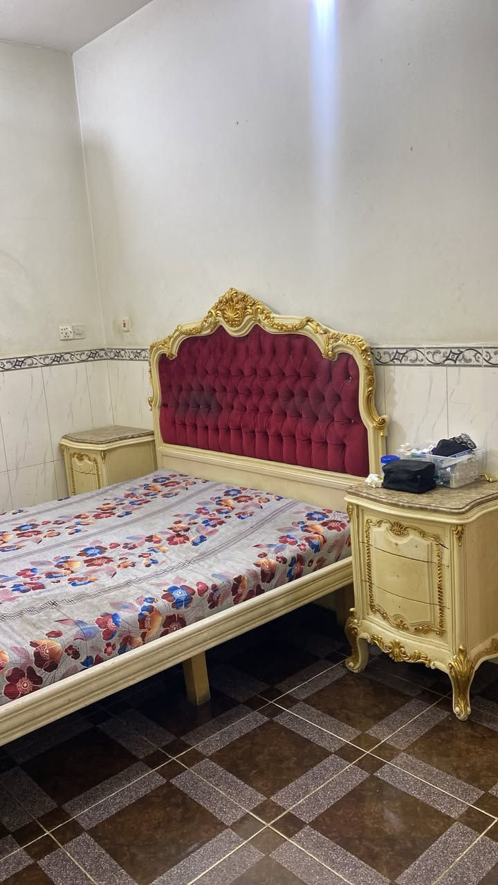 السلام وعليكم غرفه مصري البيع كنتور 6طلقات  جزامه وميز تواليت وبقيه الغراض مالته الاستفسار ***********
