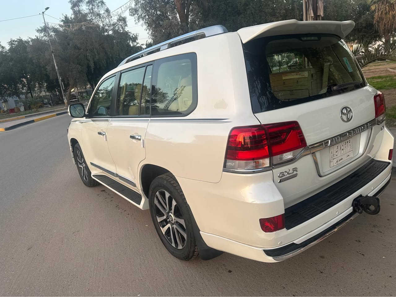 السلام عليكم للبيع لاندكروز موديل 2019ساز باب الأول رقم بغداد بسمي مشروع وطني مكفول كفالة عامه من صبغ 
محرك سيارة 4000. V6
فول موصفات 1/1
بصمه تشغيل 
بصمه أبواب لمس 
تشغيل عن بعد 
فتحه سلايت
كشنات ثنين كهرباء 
كشنات جلد  
8ايرباك 
زراكات 
مري شفط 
شاشات خلفيه 
مطفايه حريق 
جنطه شفط 
حساس امامي و خلفي 
 موصفات الساز معروفه 
السياره جديده حته اسبيرها منازل وتخم تاير جديد 
ماشيه62 الف حقيقي 
السعر 52500$
الاستفسار 
*********** بغداد, العراق
