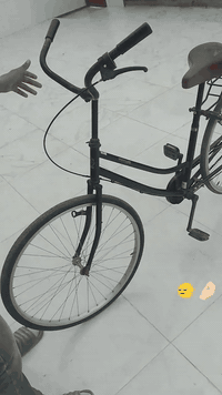 السلام عليكم بايسكل 26 للبيع حتى يوم مراوس***********
