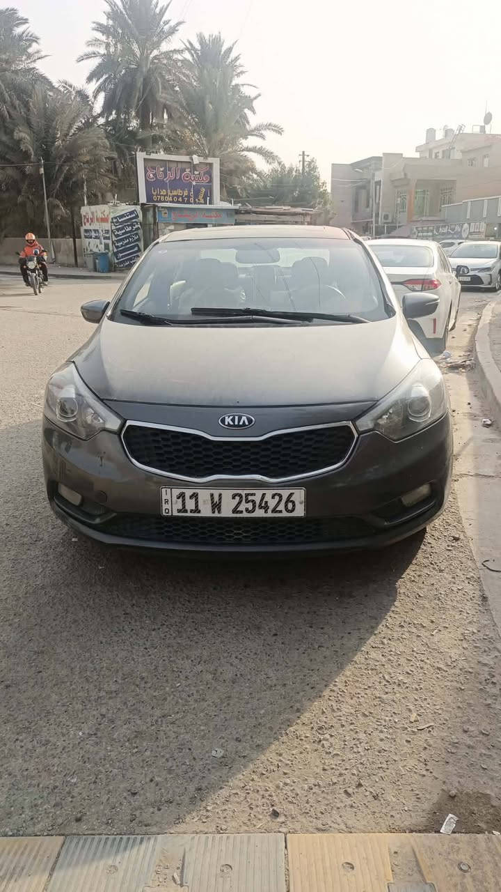 فورتي ٢٠١٤ exl
صبغ عام اثر حادث بيها تعديل بلتكمه الاماميه 
مكفوله من الكصه والكلبه والعيب الشرعي 
كير محرك خير من الله 
السياره فول مواصفات للاخير 
بصمه ابواب 
بصمه تشغيل
بصمه جنطه 
هيتر بلستيرن 
تحكم اربع جهات 
كشنات جلد 
تدفئه تبريد بلكشنات كلهن 
قطعتين تبريد 
تبريد اوتو بيانو 
شاشه وكامره 
كير ميكانيكي ٦ نمر
شفتات بلستيرن 
محرك ٢٠٠٠ جديد كلش ونشط 
سلايت ٣ طكات 
سياره كامله مكمله بس صبغها ينرادله اعاده ما اكفلك الصبغ لان تعبان 
السعر ٨٨ وبيها مجال 
مكان بغداد طي الكاظميه
***********
