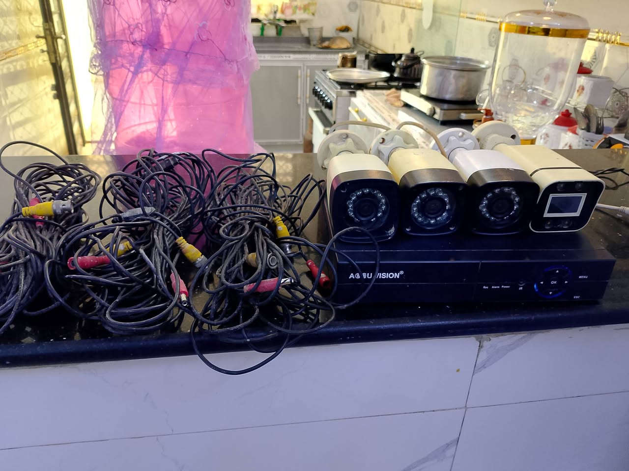 السلام عليكم كامرات منزل البيع شغالت وشرط يخزن التصوير بغداد الحبيبيه رقم ***********
