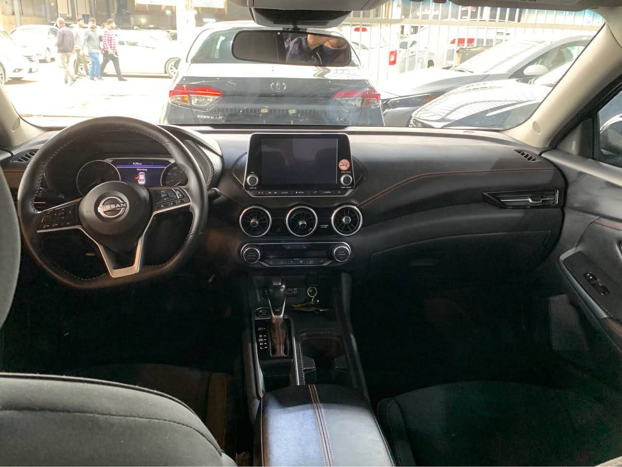 نيسان سينترا ٢٠٢٥ مواصفات SR سيارة بي ٣ قطع و نص بدون دواخل بدون ارباك بجم خلفي كبس 
*********** أربيل, العراق
