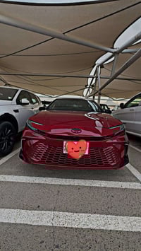 للبيع كامري هايبرد 2025 فئة xse  فول مواصفات ماعدا الفتحة  ماشية 19 ال...