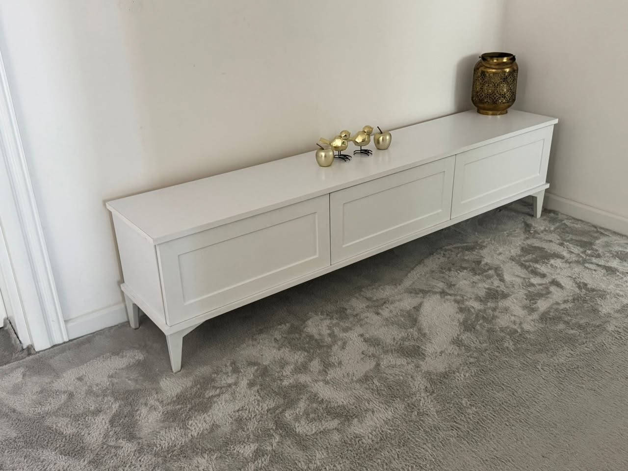 ميز تلفزيون جديد مشتريه قبل شهرين مامستخدم

178 سم طول ب 35 سم عمق

السعر 100 الف

ميز حاسبة متر طول ب 60 سم عمق

السعر 40 الف

العنوان سليمانية للتواصل واتساب ***********
