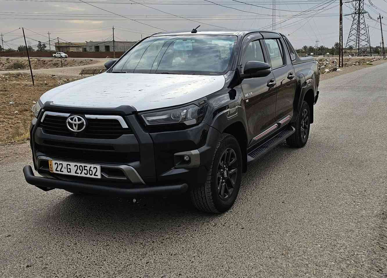 سلام عليكم عندي سياره للبيع بيكم هايلوكس موديل 2024 رقم أربيل سياره افنجر كير  وتماتيك مكفول كفال عام ماشيه 20 ألف عنوان بغداد ولشراي يتصل على الرقم ***********
