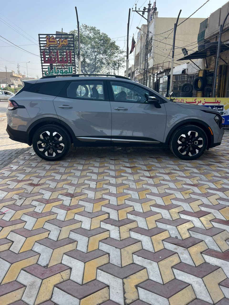 سلام عليكم 
سبورتج 2023 لون سمنتي وارد امريكي x-Line
حادث بسيط كلش 4 اصابع بالصندوق موضح بصور الحادث تعتبر كلين 
فول مواصفات ماشيه 49500 ميل بدون ايرباك جديد كلش شرط الفحص مكان السيارة الدوره ش 60 الاتصال *********** السعر  228 $
