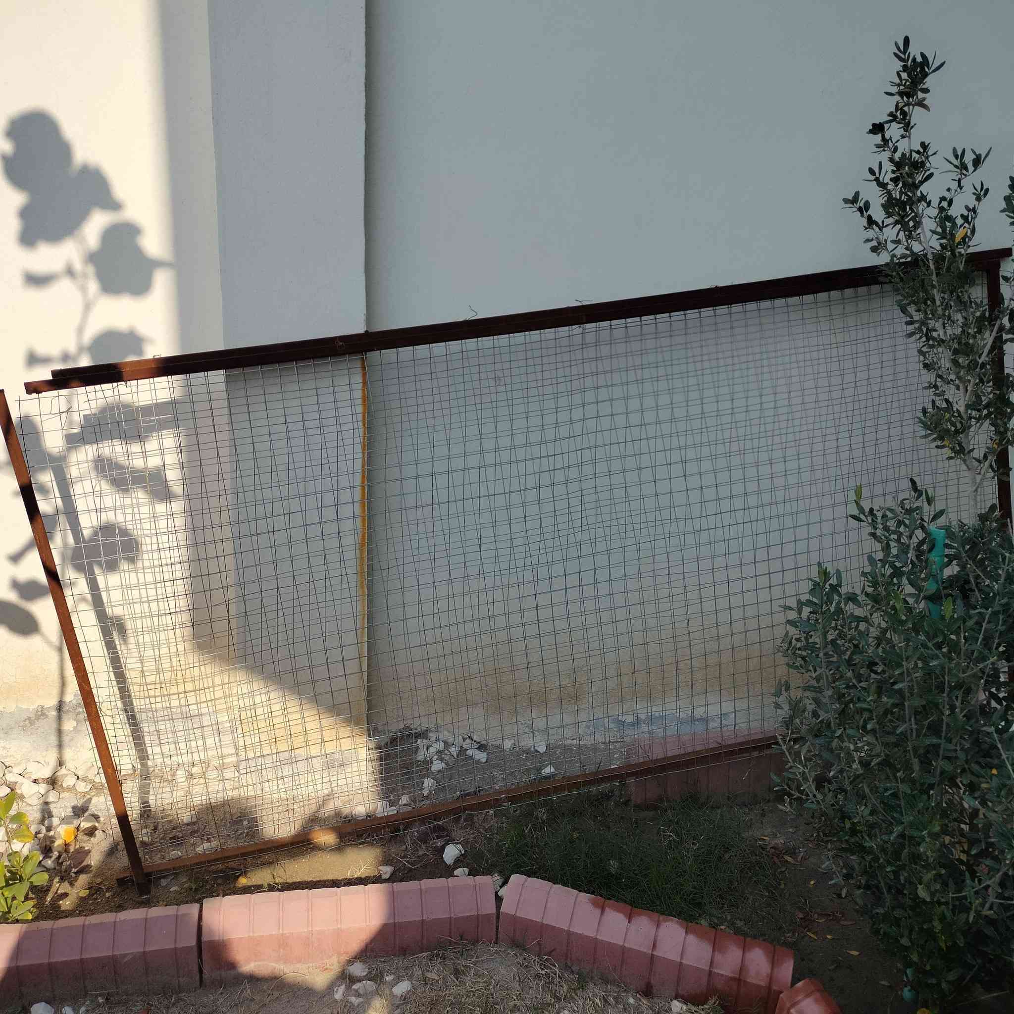 قفص حديدي للبيع سعر 25 الف وبيه مجال
العنوان نداء شارع مجمعات سكنية عامود 54 

مجمع كرار السكني 

رقم تلفون ***********
