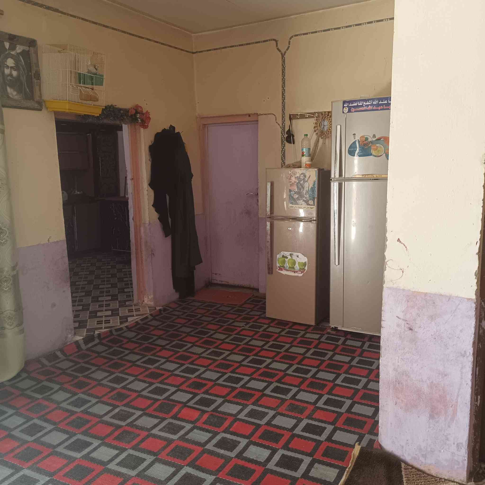 مكلف بنشر
بيت٣٠٠ متر في حي الزهراء طابو زراعي 
قرب جامع اهل البيت ع 
واجهه ١٠  نزال٣٠
فيه ٣ غرف ٥في ٤ وحده ٦في٤ وصاله ٩ في ٤
مطبخ ٤ب٣ 
براني طابوق ٨ ب٤ 
حمام داخلي 
ممر خلفي 
ممر جانبي 
حوش كبير 
يصير على شارع ٣٠ متر نص مبلط ونص لا 

للاستفسار ***********
