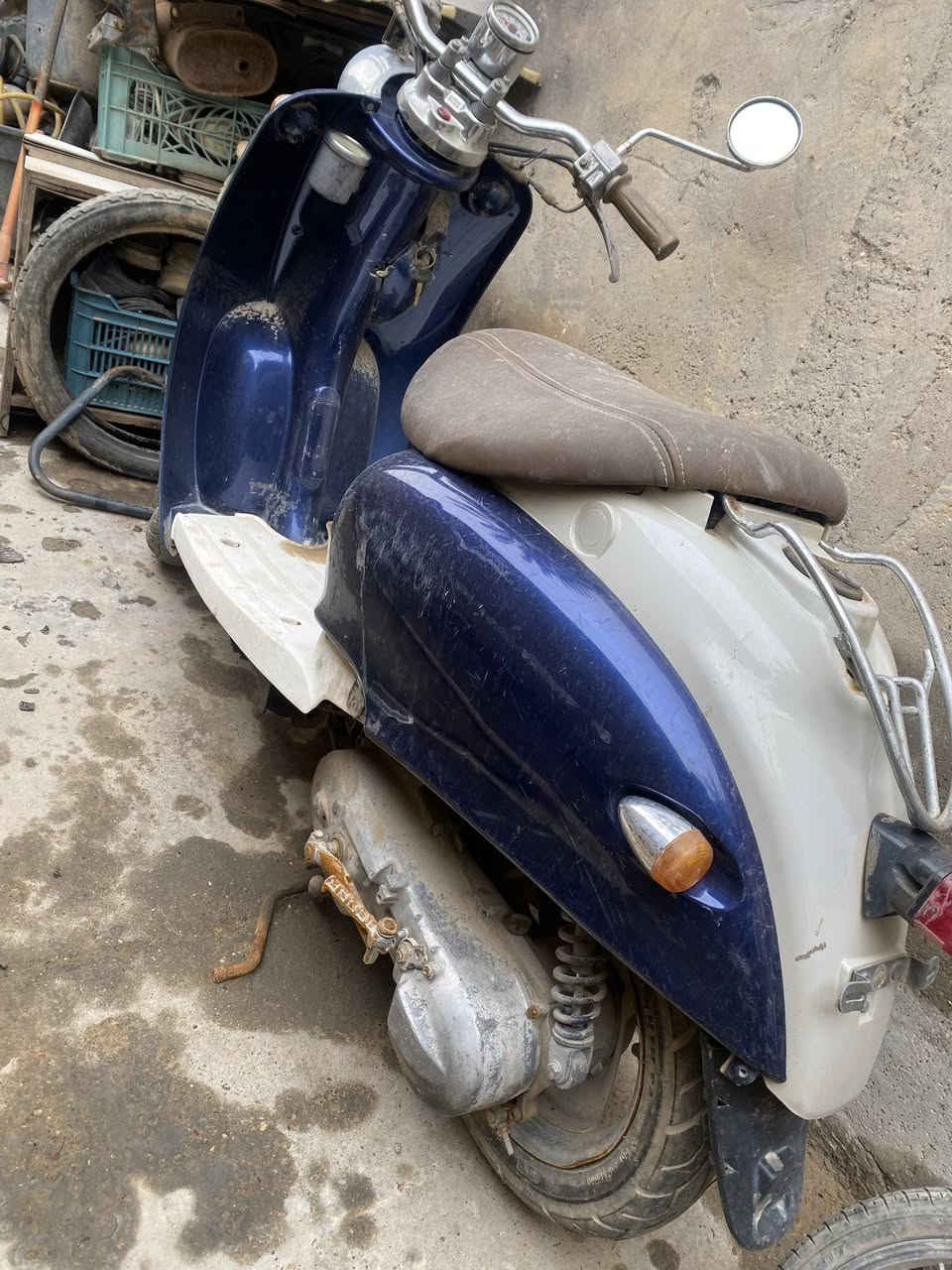 سلام عليكم دراجه عبد الحليم للبيع الدراجه جانت تشتغل  بس متروكه   مكانها التاجي يم الجسر الدوار  السعر 75 راسلني


**إذا كنت صاحب هذا الإعلان وتريد حذفه لأي سبب، رجاءا أرسل رسالة إلى الدعم الفني**